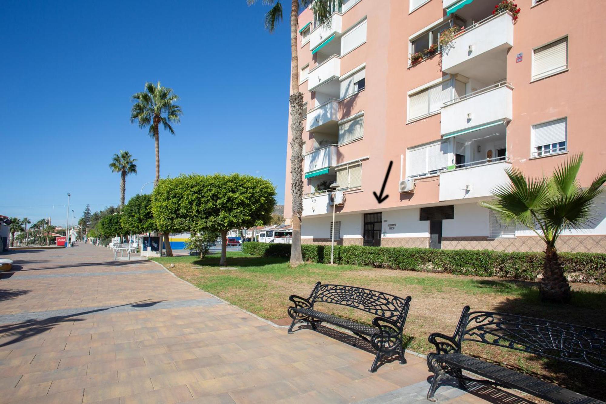 Bajo En Primera Linea - Cala Del Moral, Urbanizacion Calaflores La Cala Del Moral 외부 사진
